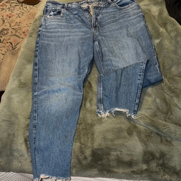 American Eagle Outfitters Blue Cropped Jeans - Picture 1 of 6